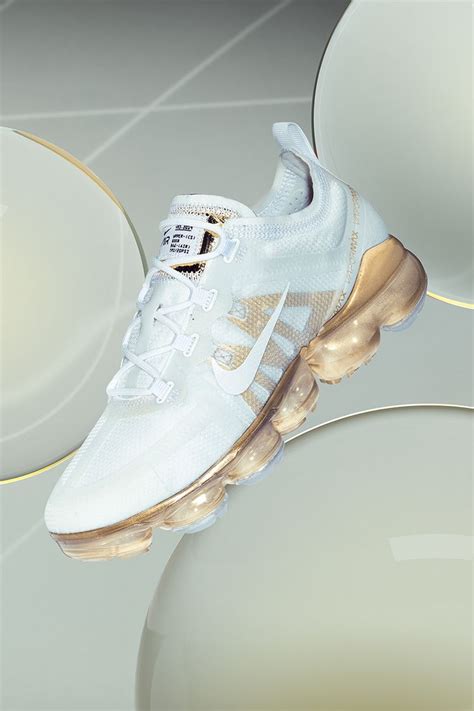 Women's Nike Air Vapormax 2019 'White & Metallic Gold'.